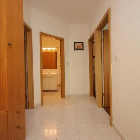 Apartment Apartments By The Sea Vis - 2470 Vis