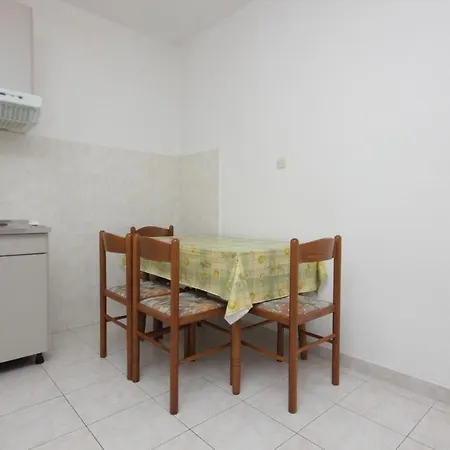 Apartment Apartments By The Sea Vis - 2470