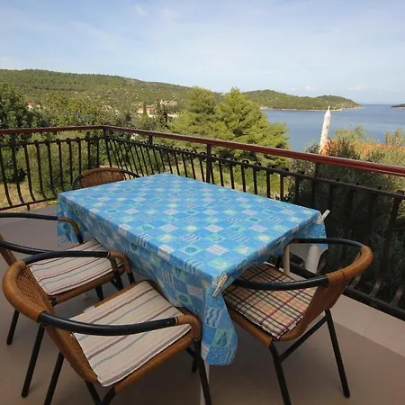 Apartments By The Sea Vis - 2470
