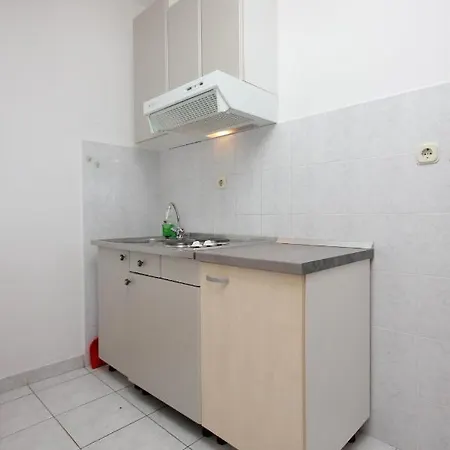 Apartment Apartments By The Sea Vis - 2470 Vis
